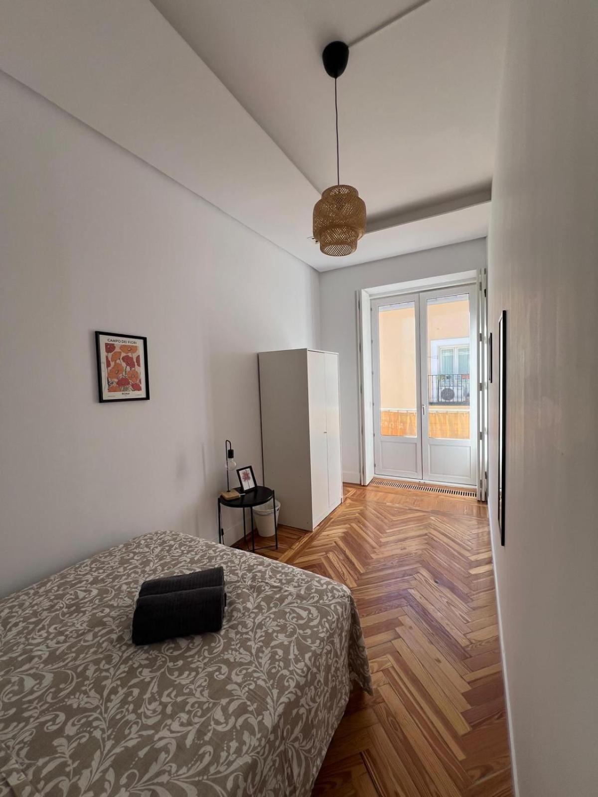 Private Rooms In Magdalena Street Madri Exterior foto
