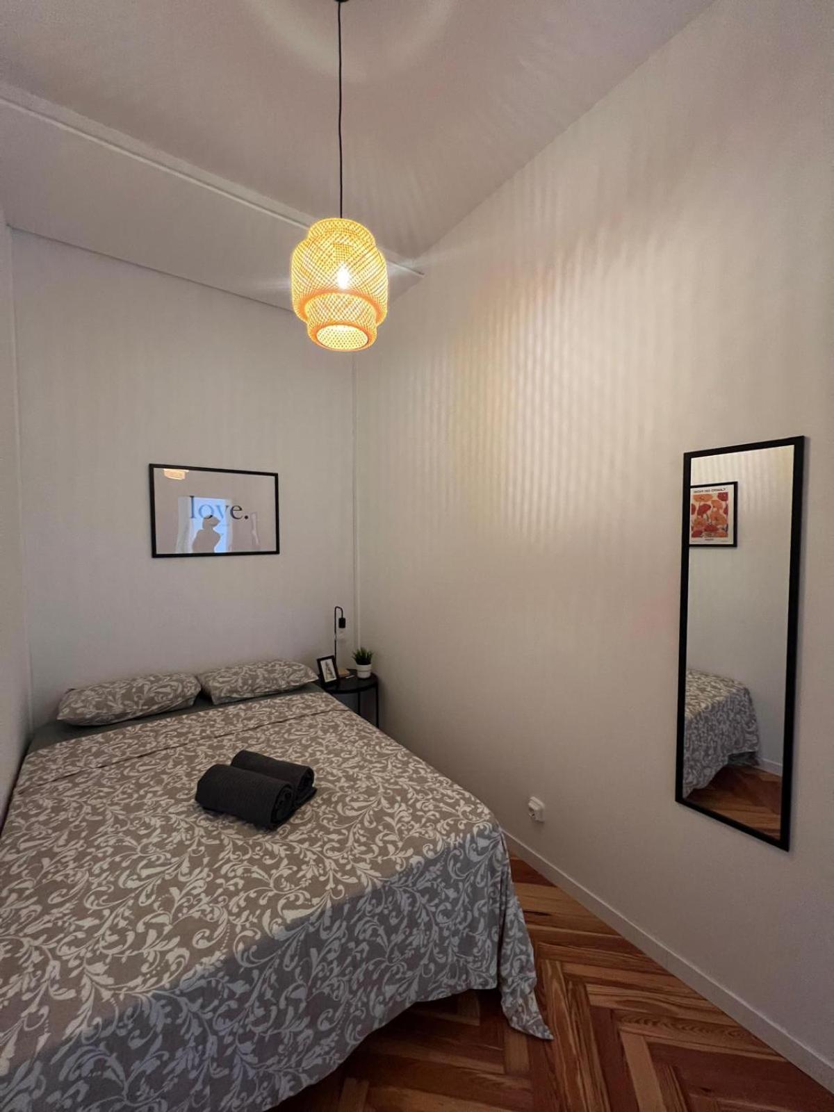Private Rooms In Magdalena Street Madri Exterior foto