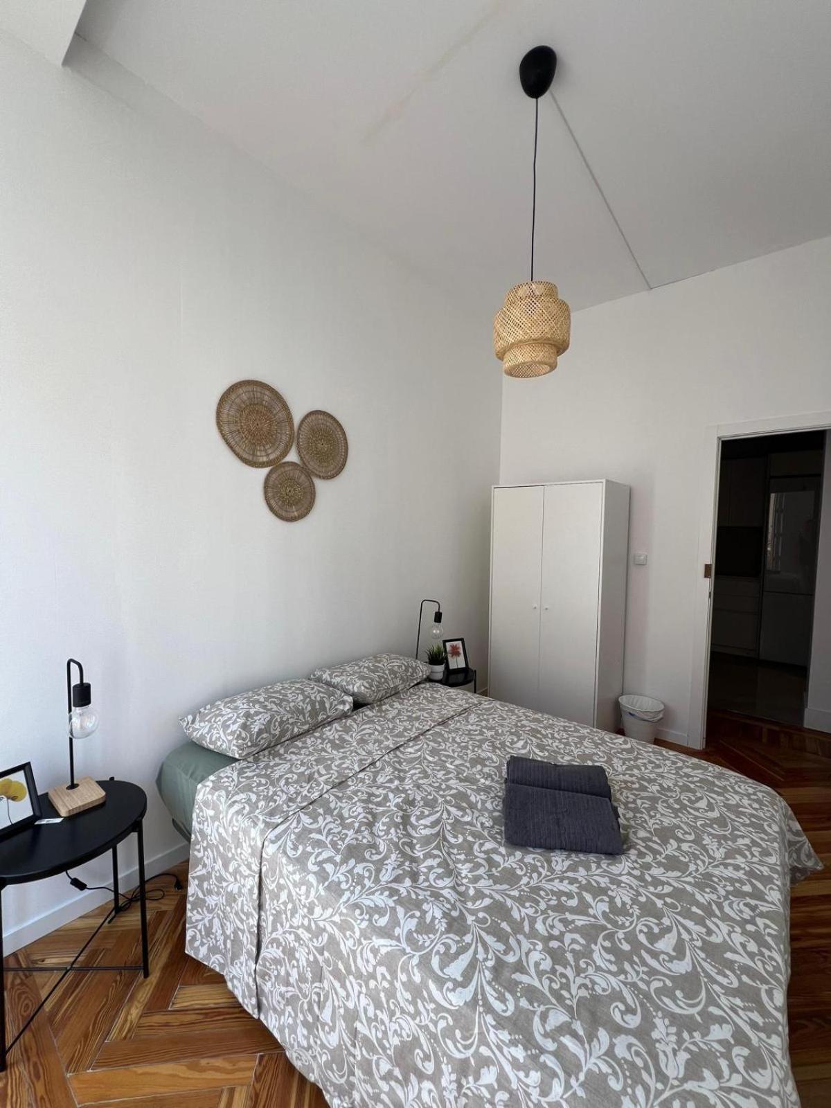 Private Rooms In Magdalena Street Madri Exterior foto