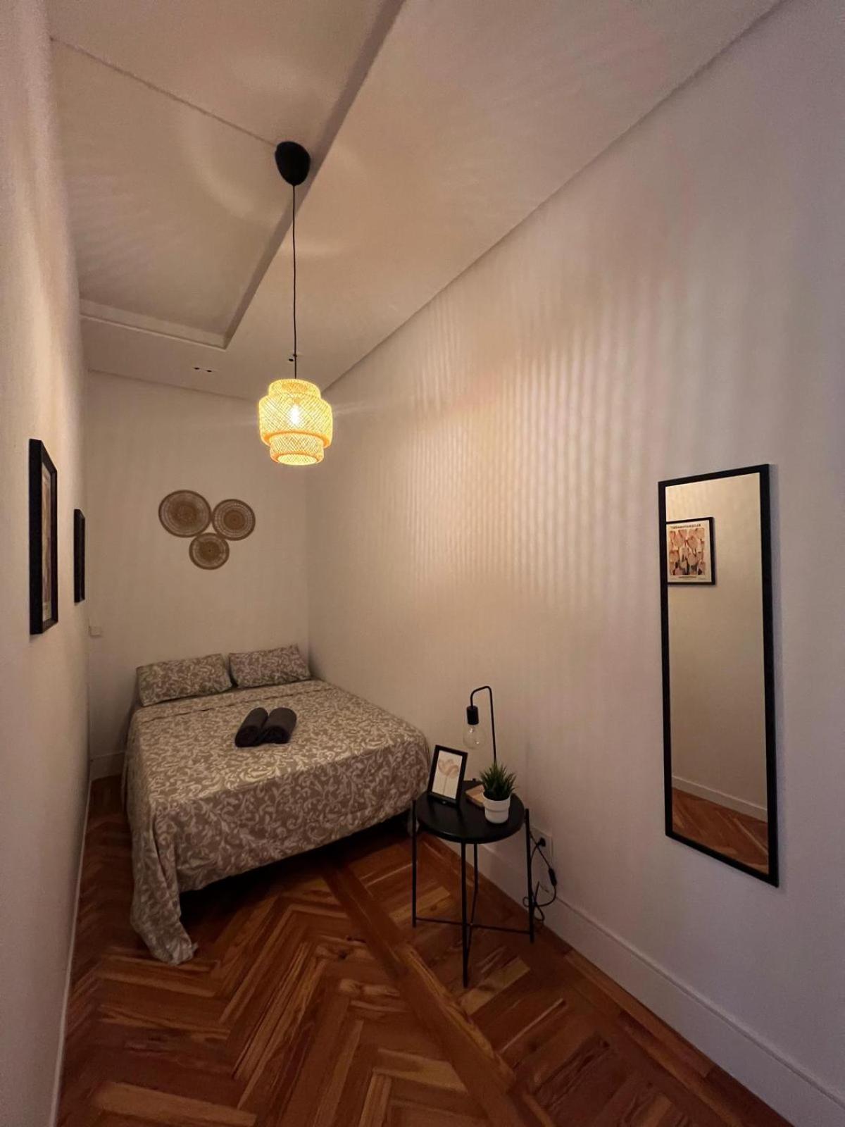 Private Rooms In Magdalena Street Madri Exterior foto